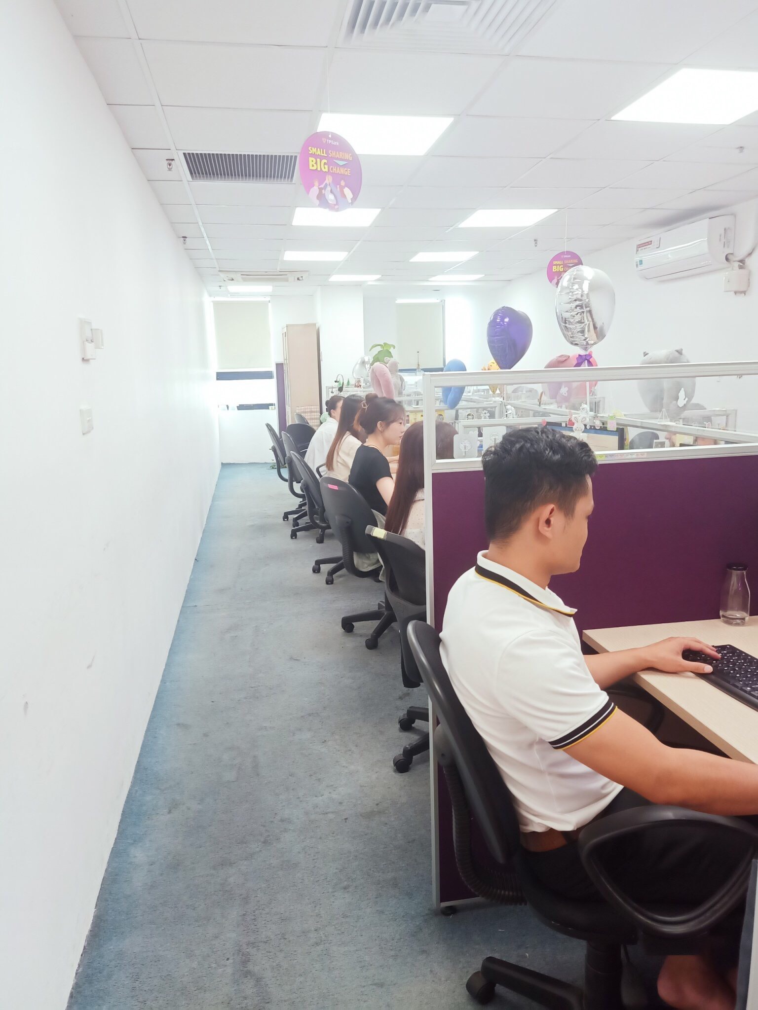 MỘT NGÀY LÀM VIỆC CỦA CHÚNG TÔI